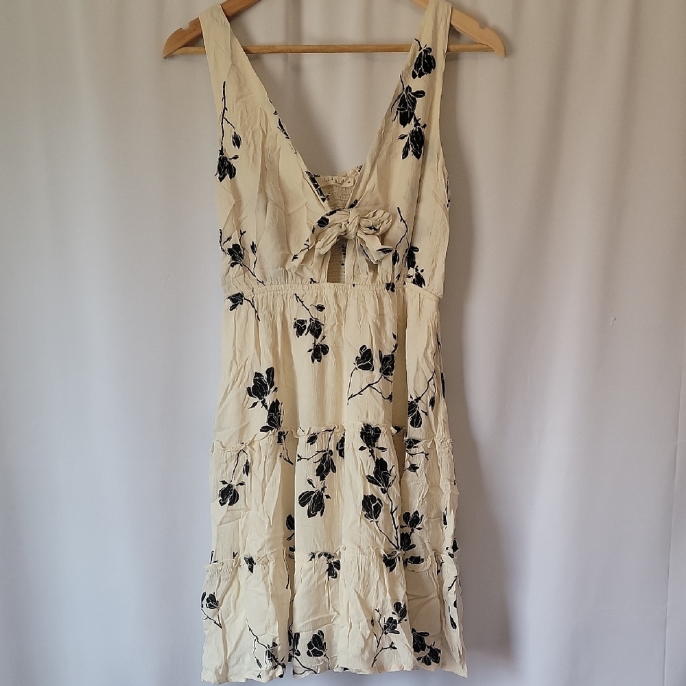 ILLA ILLA Cream V-Neck Floral Ruffle Tiered Sundress